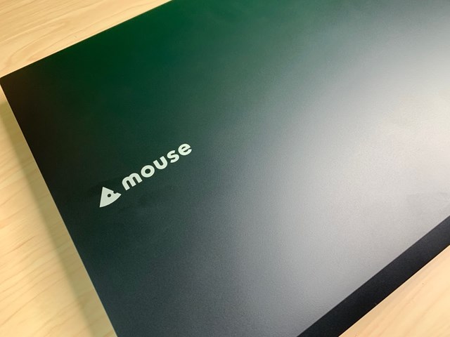 マウスコンピューターm-Book F520XD-S2の表面仕上げ